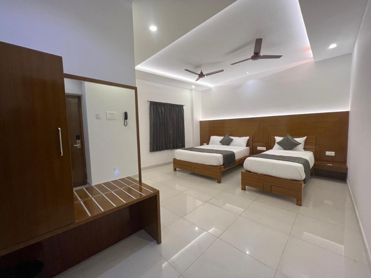 Le Hotel Host Tiruchirappalli エクステリア 写真